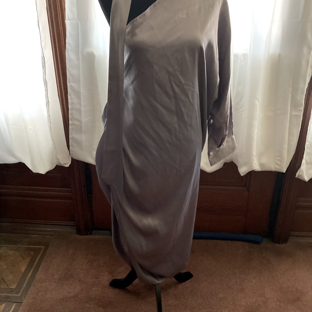 Chic / boutique, gray one sleeve dress with belt, never worn